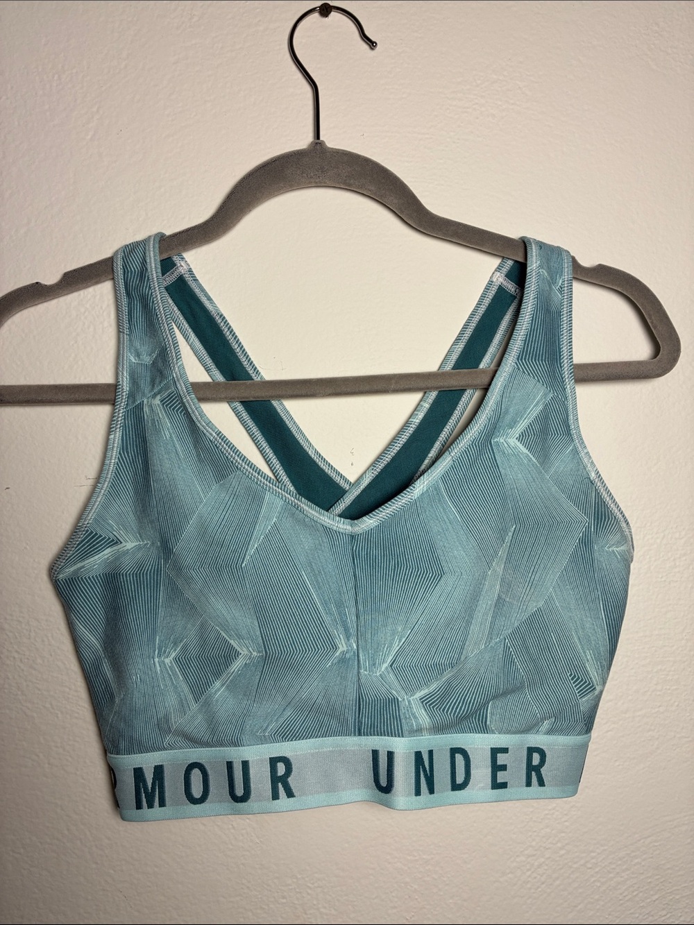 NWOT Under Armour Crossback Sports Bra
